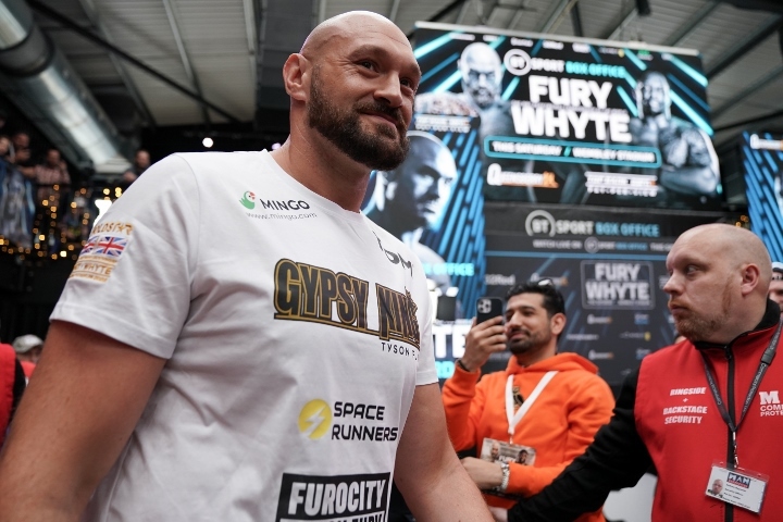 tyson-fury%20(2)_1650392585.jpg