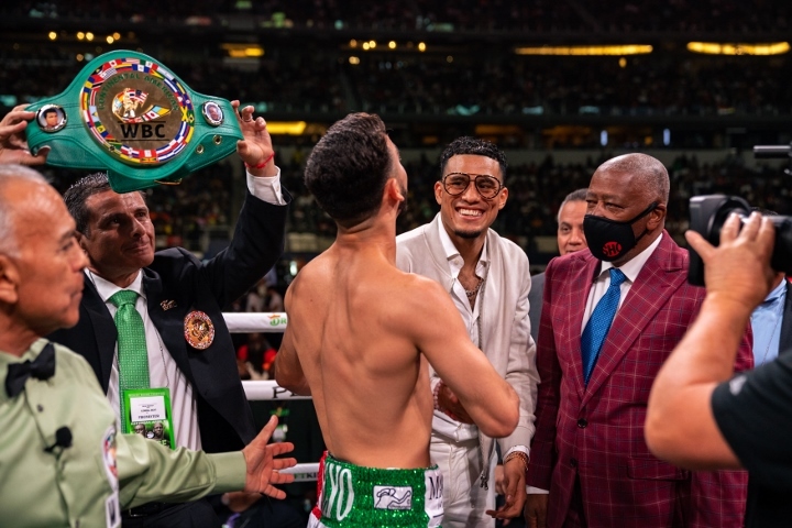 valenzuela-vargas-fight (2)