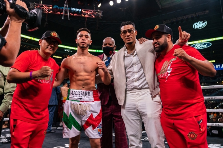 valenzuela-vargas-fight (3)