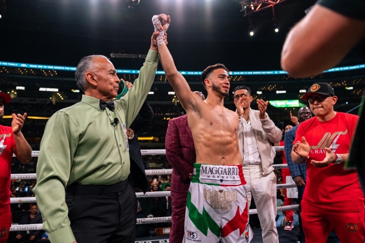 valenzuela-vargas-fight (4)